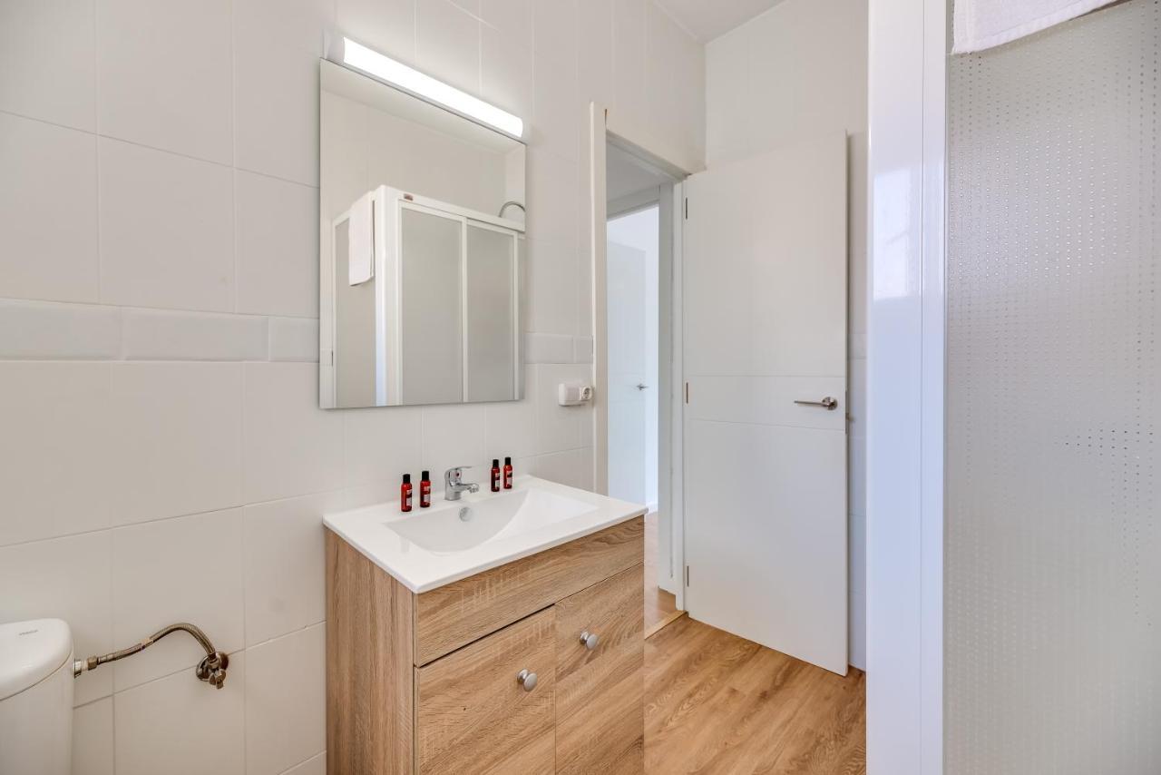 פואנגירולה Lxr Vistahermossa 3Bdr. Apt Next To Sea מראה חיצוני תמונה